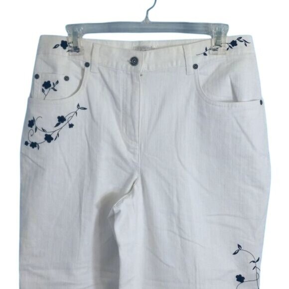 Christopher & Banks Size 10 Womens Capri Pants White Floral Embroidery Stretch - Picture 2 of 16
